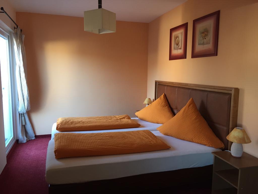 Hotel Haus Der Gastlichkeit Ratingen Habitación foto